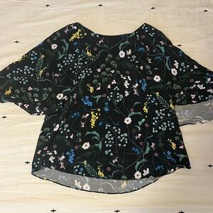 Sweet Floral Garden Print Black Flutter Sleeve Top H&M Women’s Size Small